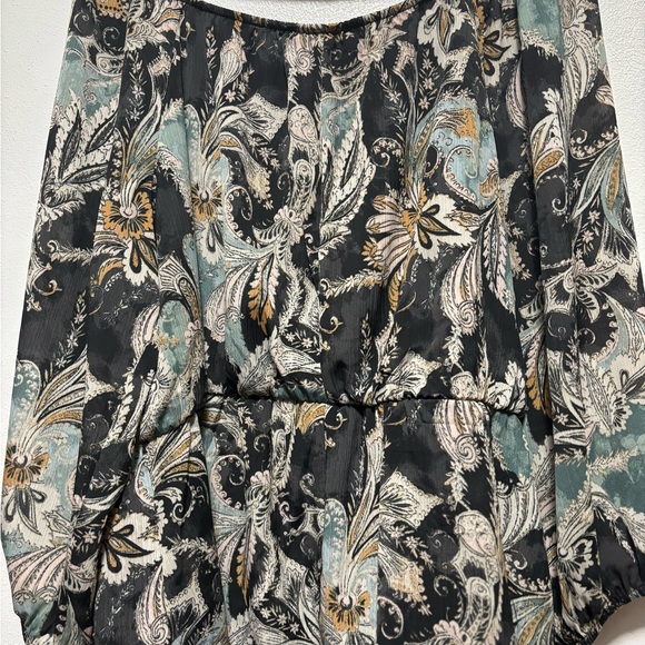 MAURICE'S  Women’s Ruffle collar multi color shirt - Picture 8 of 9